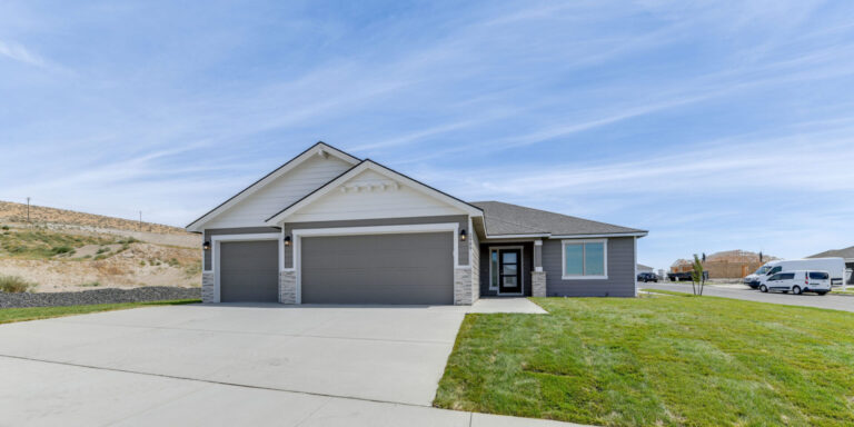 Image of the home exterior of the 1670 floor plan by Pro Made Homes