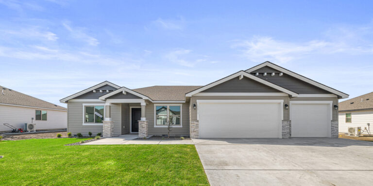 Exterior image of 10510 Danube Dr, Pasco, WA