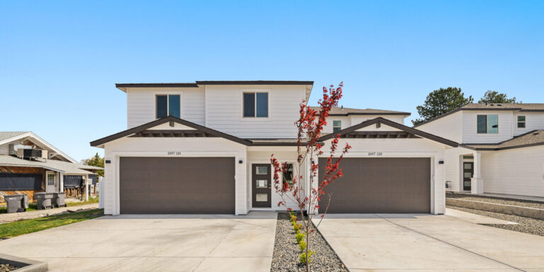 exterior image of 1097 S Underwood Pl, Kennewick, WA
