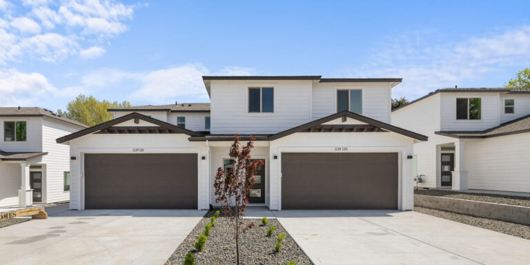 exterior image of 1119 S Underwood Pl, Kennewick, WA